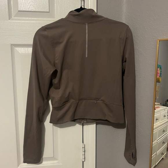 Cropped Workout Jacket - Picture 2 of 3